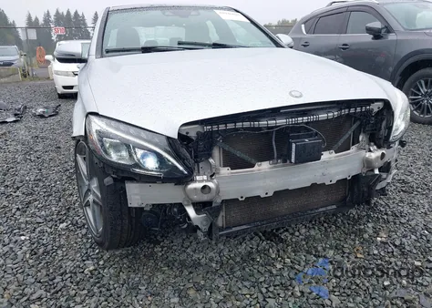 2016 Mercedes-Benz C 300 Sport z USA, uszkodzony, nr VIN 55SWF4JB7GU108951